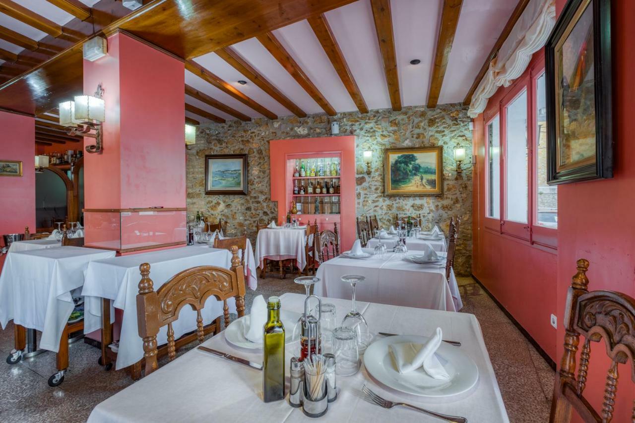 Hostal Restaurante El Roser เลสกาลา ภายนอก รูปภาพ